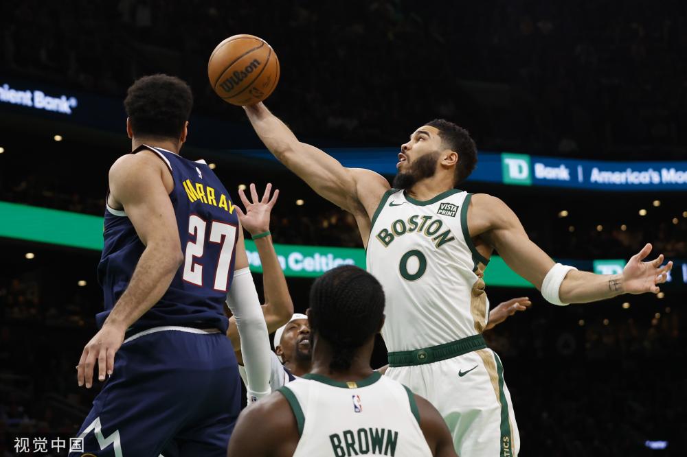 辛纳的发球 辛纳的发球