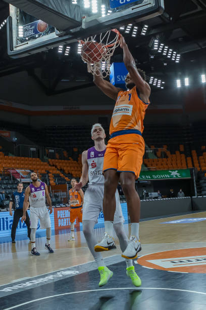 里的精神领 里的精神领